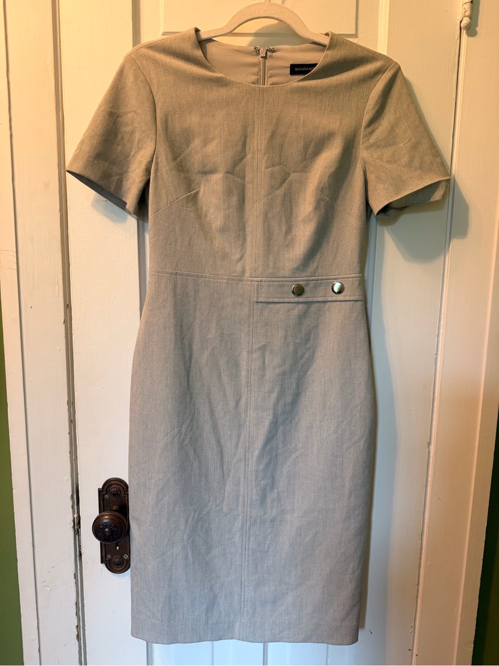 Banana Republic Short-Sleeve Sheath career Dress in Light Gray